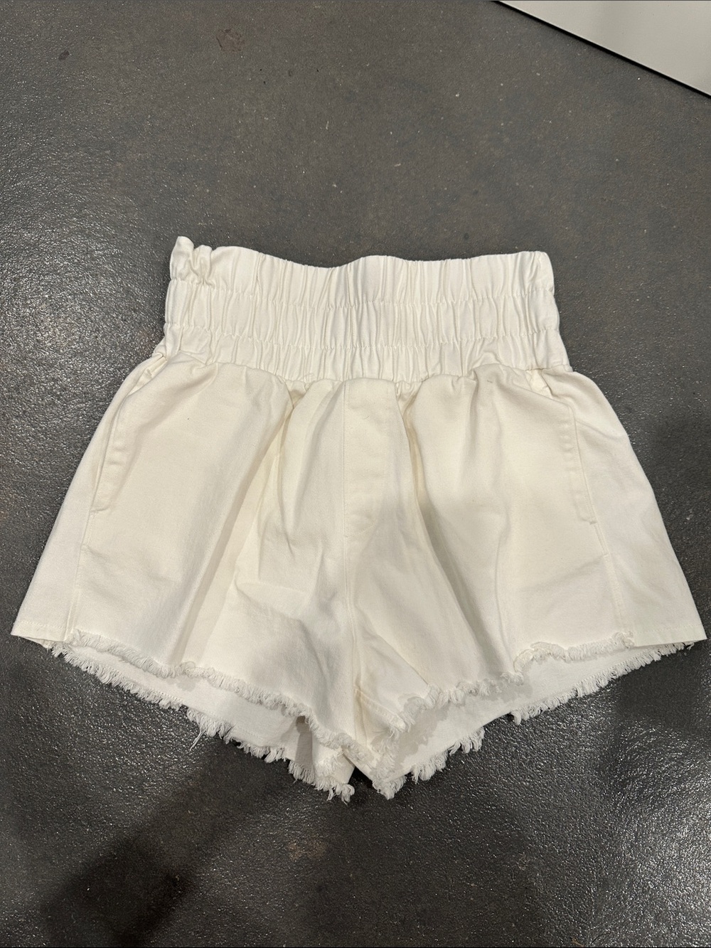 High-Waist White Smocked Waistband Women's Shorts 100% cotton